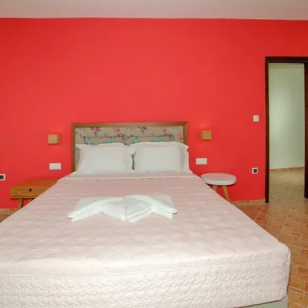 Syrdari Estate ניקיטי